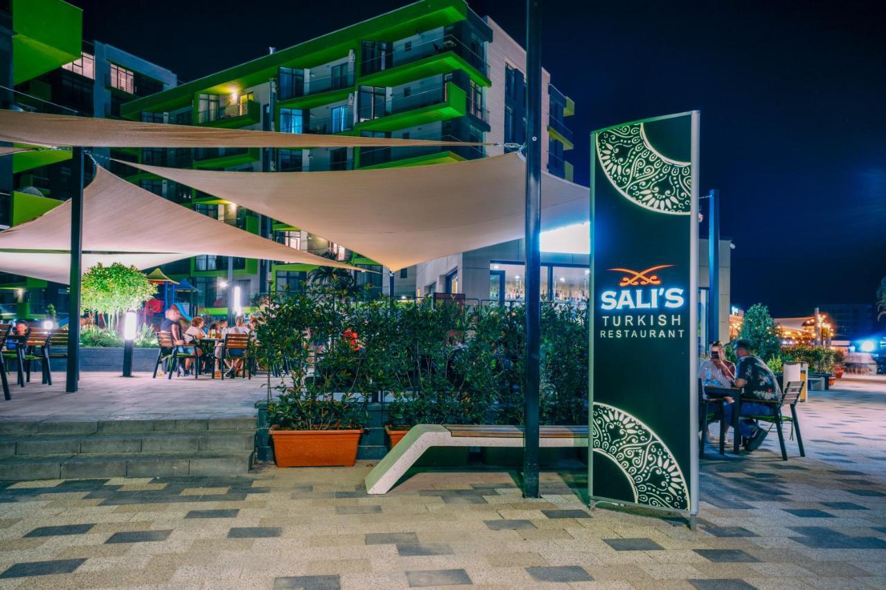 Visum Aparthotel Pool & Spa Mamaia Nord Năvodari Exterior foto